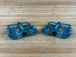 Reverse Components E-Escape Plattformpedale / Pedale Hellblau -Pedal-Verkäufe IMG 0004 550cbd9b 53e5 4109 acd2 64b73e85ea87
