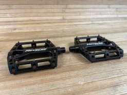 Reverse Components Black One Plattformpedale / Pedale Schwarz/copper -Pedal-Verkäufe IMG 0010 d5c7d0e1 ab31 4f75 9879 397d5979421f