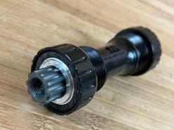 Truvativ Howitzer XR 68/73mm Innenlager 51mm Kettenlinie -Pedal-Verkäufe IMG 0076 8d4d2585 409a 4725 a9dd a505372f9a42