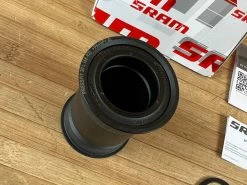 SRAM Pressfit 30 / PF30 Innenlager 68-92mm -Pedal-Verkäufe IMG 0188