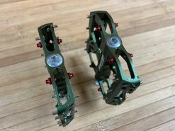 Reverse Components Escape Plattformpedale / Pedale Olive 14 Reverse Components Escape Plattformpedale / Pedale Olive -Pedal-Verkäufe IMG 0301