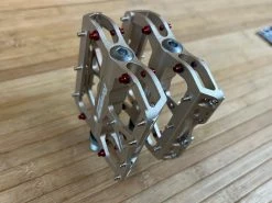 Reverse Components Escape Plattformpedale / Pedale Metallic -Pedal-Verkäufe IMG 0348