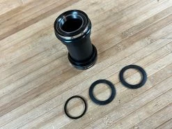 Race Face Pressfit PF30 30mm Innenlager 68/73mm Cinch -Pedal-Verkäufe IMG 0478 5534ec38 5705 4348 89af 215d7560e951