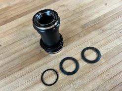 Race Face Pressfit PF30 30mm Innenlager 68/73mm Cinch -Pedal-Verkäufe IMG 0479 a12cd160 8cb6 43a9 816e 6a32b2168780