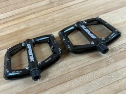 Spank Spoon 100 Pedale / Plattformpedale Schwarz 13 Spank Spoon 100 Pedale / Plattformpedale Schwarz -Pedal-Verkäufe IMG 0748 0eb5e678 6c99 4483 9fd7 6f6290c879bb