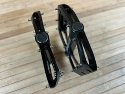 Spank Spoon 110 Pedale / Plattformpedale Schwarz -Pedal-Verkäufe IMG 0754 616bd80b 6feb 4073 9ade 12c7e56e4fcb