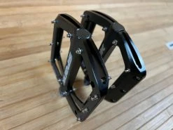 Spank Spoon 110 Pedale / Plattformpedale Schwarz -Pedal-Verkäufe IMG 0755 98b97fec ff4e 4c83 9d2d 411f02f04fb3