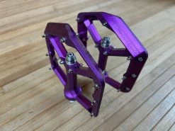 Spank Oozy Trail Reboot Pedale / Plattformpedale Purple -Pedal-Verkäufe IMG 0771 45ef029f d357 4cf1 82b6 ebe190ba588a