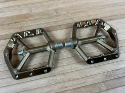 Spank Oozy Trail Reboot Pedale / Plattformpedale Bronze -Pedal-Verkäufe IMG 0779 3c6b2ac5 29f1 4b77 90be fc5879c01dc1