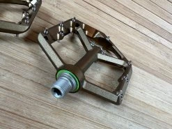 Spank Oozy Trail Reboot Pedale / Plattformpedale Bronze -Pedal-Verkäufe IMG 0782