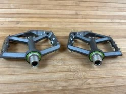 Spank Oozy Trail Reboot Pedale / Plattformpedale Gun Metal -Pedal-Verkäufe IMG 0797