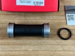 SRAM DUB Pressfit 104,5mm Stahl MTB Innenlager -Pedal-Verkäufe IMG 0892 56e9b69e 270e 4723 92cf 417aa009e2b3