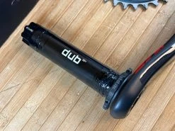 SRAM XO1 Carbon Eagle DUB Kurbel 170mm DUB 32T SB+ Rot -Pedal-Verkäufe IMG 0922 dccb55fd 1533 4138 81d9 a9976b103aad