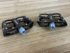 Reverse Components E-Escape Plattformpedale / Pedale Schwarz -Pedal-Verkäufe IMG 1148