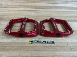 Burgtec MK5 Penthouse Flat Pedals / Pedale Red Steel Axle -Pedal-Verkäufe IMG 1234 4f1902a6 e877 4111 9389 4f48c777106d