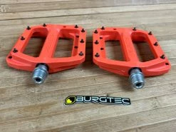 Burgtec MK4 Composite Flat Pedals / Pedale Orange -Pedal-Verkäufe IMG 1252