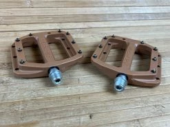 Burgtec MK4 Composite Flat Pedals / Pedale Kash Bronze -Pedal-Verkäufe IMG 1262