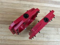 Burgtec MK4 Composite Flat Pedals / Pedale Red -Pedal-Verkäufe IMG 1271