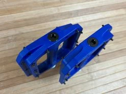 Burgtec MK4 Composite Flat Pedals / Pedale Deep Blue 9 Burgtec MK4 Composite Flat Pedals / Pedale Deep Blue -Pedal-Verkäufe IMG 1276