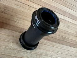 SRAM DUB Pressfit 30 83mm Cannondale Innenlager -Pedal-Verkäufe IMG 3536