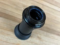 SRAM DUB Pressfit 30 79mm (79-A) Innenlager -Pedal-Verkäufe IMG 3545