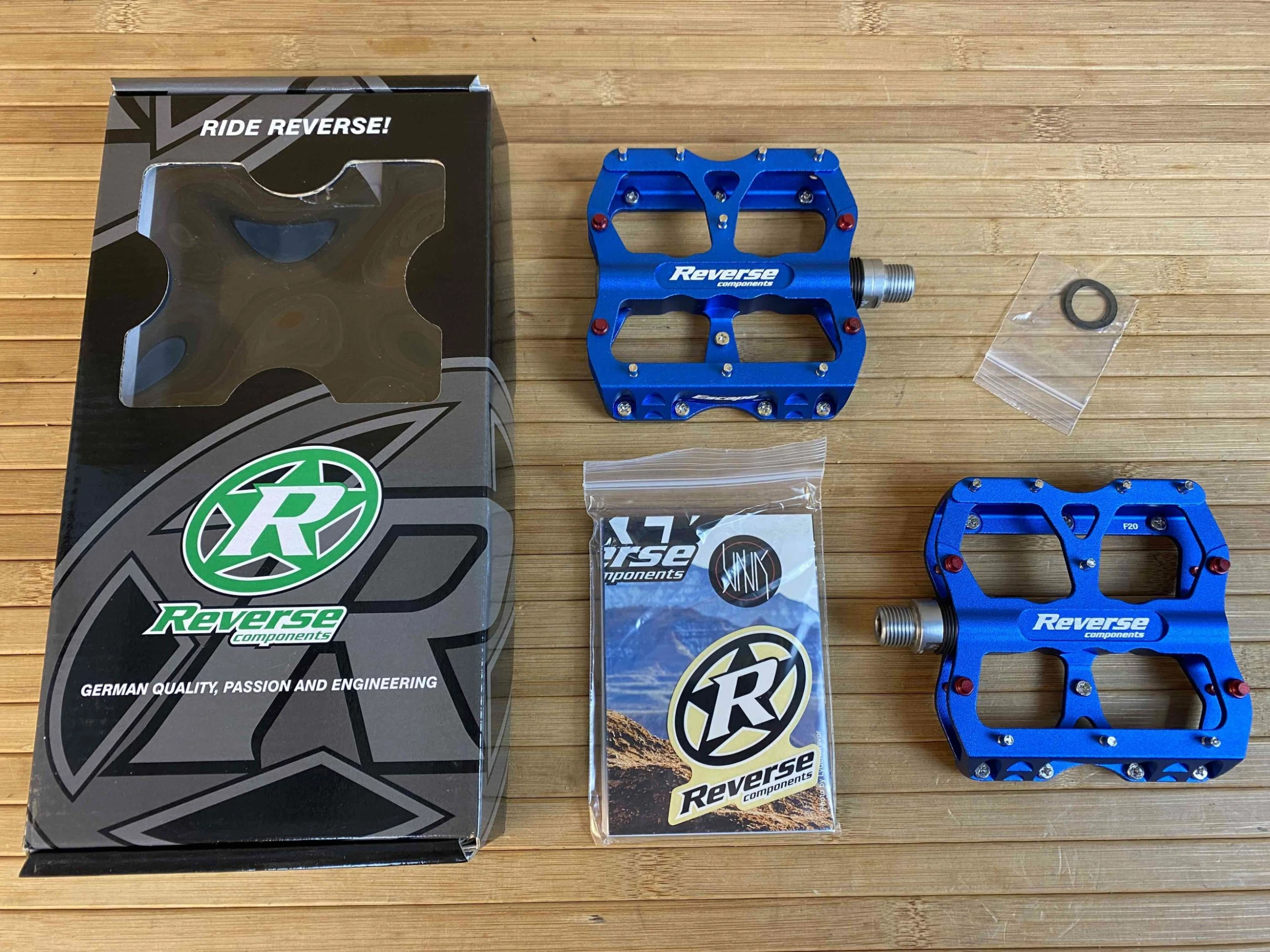 Reverse Components Escape Plattformpedale / Pedale Dunkelblau 3 Reverse Components Escape Plattformpedale / Pedale Dunkelblau