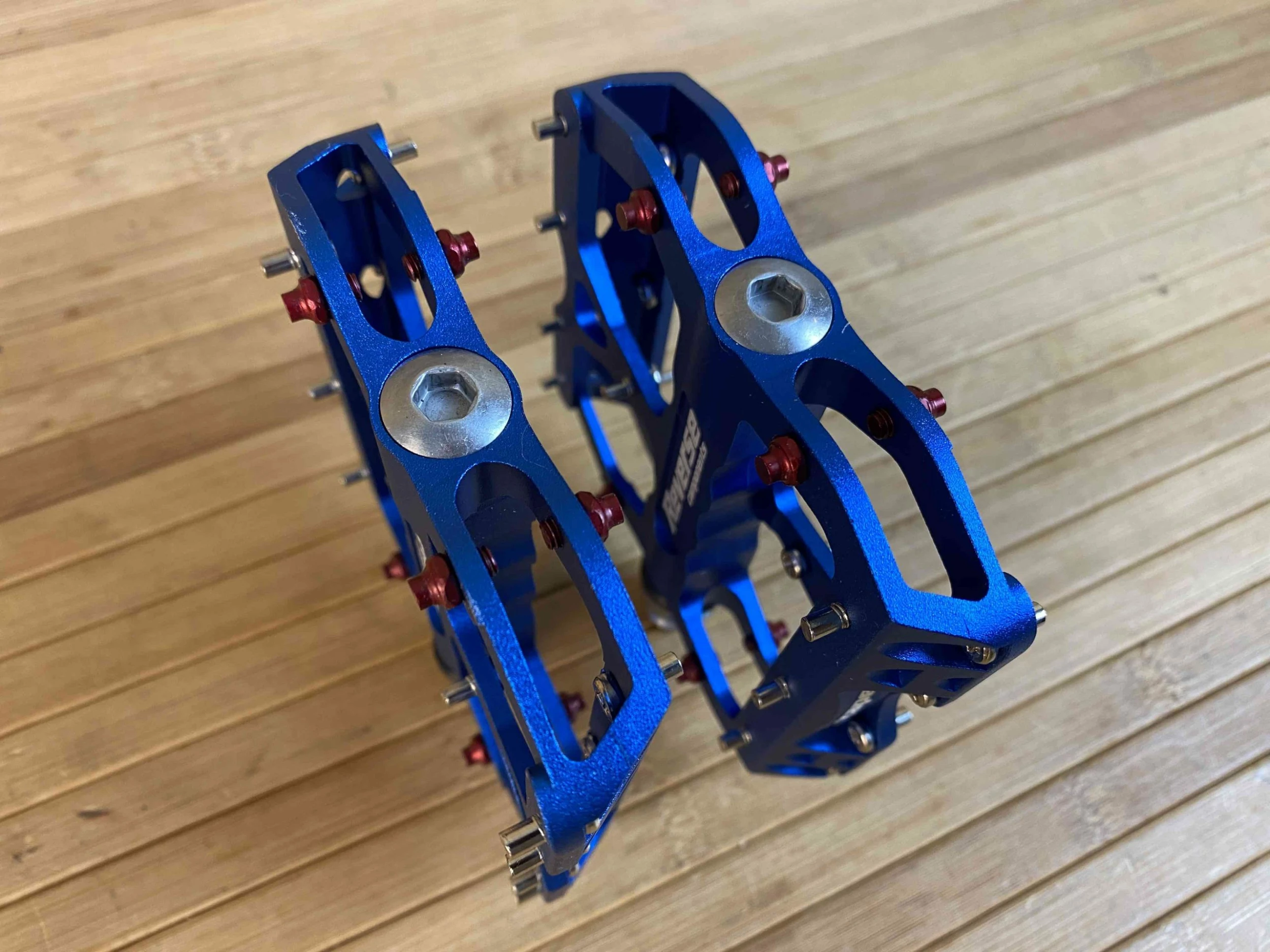 Reverse Components Escape Plattformpedale / Pedale Dunkelblau 5 Reverse Components Escape Plattformpedale / Pedale Dunkelblau – Bild 3