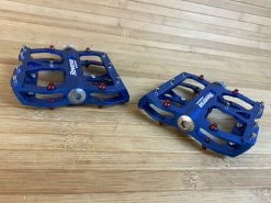 Reverse Components Escape Plattformpedale / Pedale Dunkelblau 11 Reverse Components Escape Plattformpedale / Pedale Dunkelblau -Pedal-Verkäufe IMG 6120