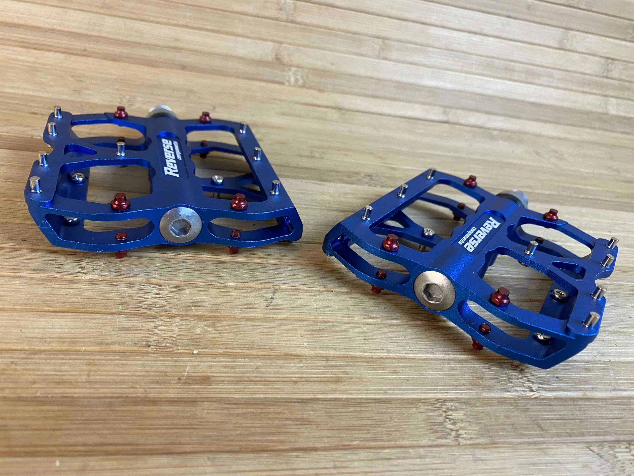 Reverse Components Escape Plattformpedale / Pedale Dunkelblau 7 Reverse Components Escape Plattformpedale / Pedale Dunkelblau – Bild 5