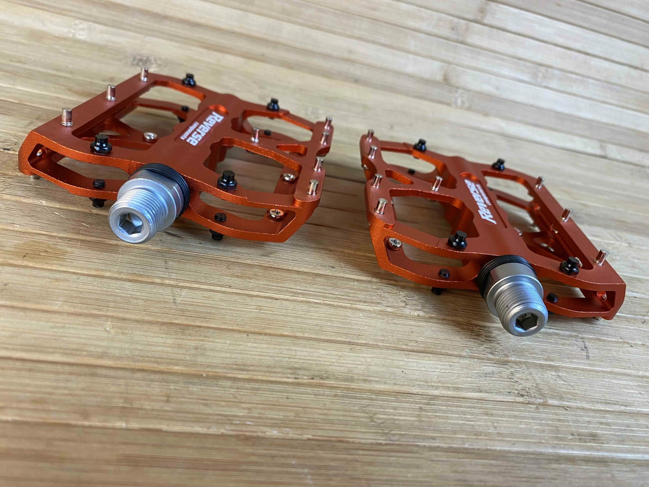 Reverse Components Escape Plattformpedale / Pedale Orange 6 Reverse Components Escape Plattformpedale / Pedale Orange – Bild 4