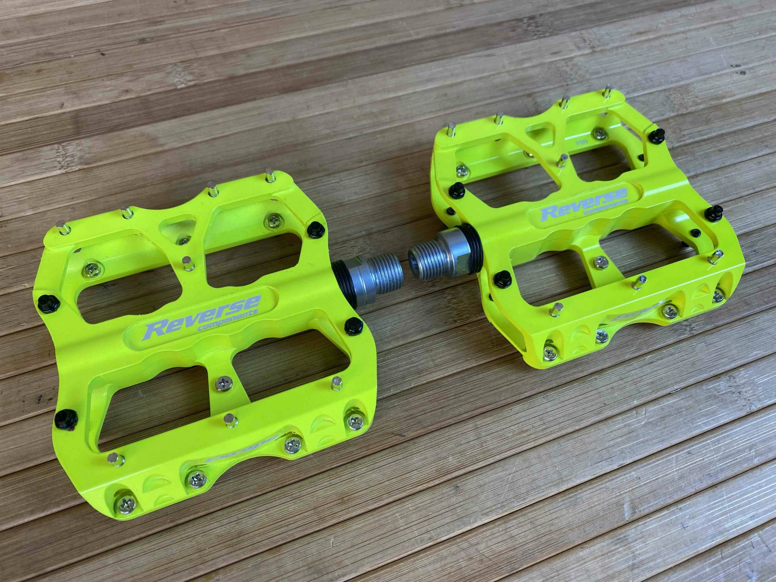 Reverse Components Escape Plattformpedale / Pedale Neongelb 4 Reverse Components Escape Plattformpedale / Pedale Neongelb – Bild 2