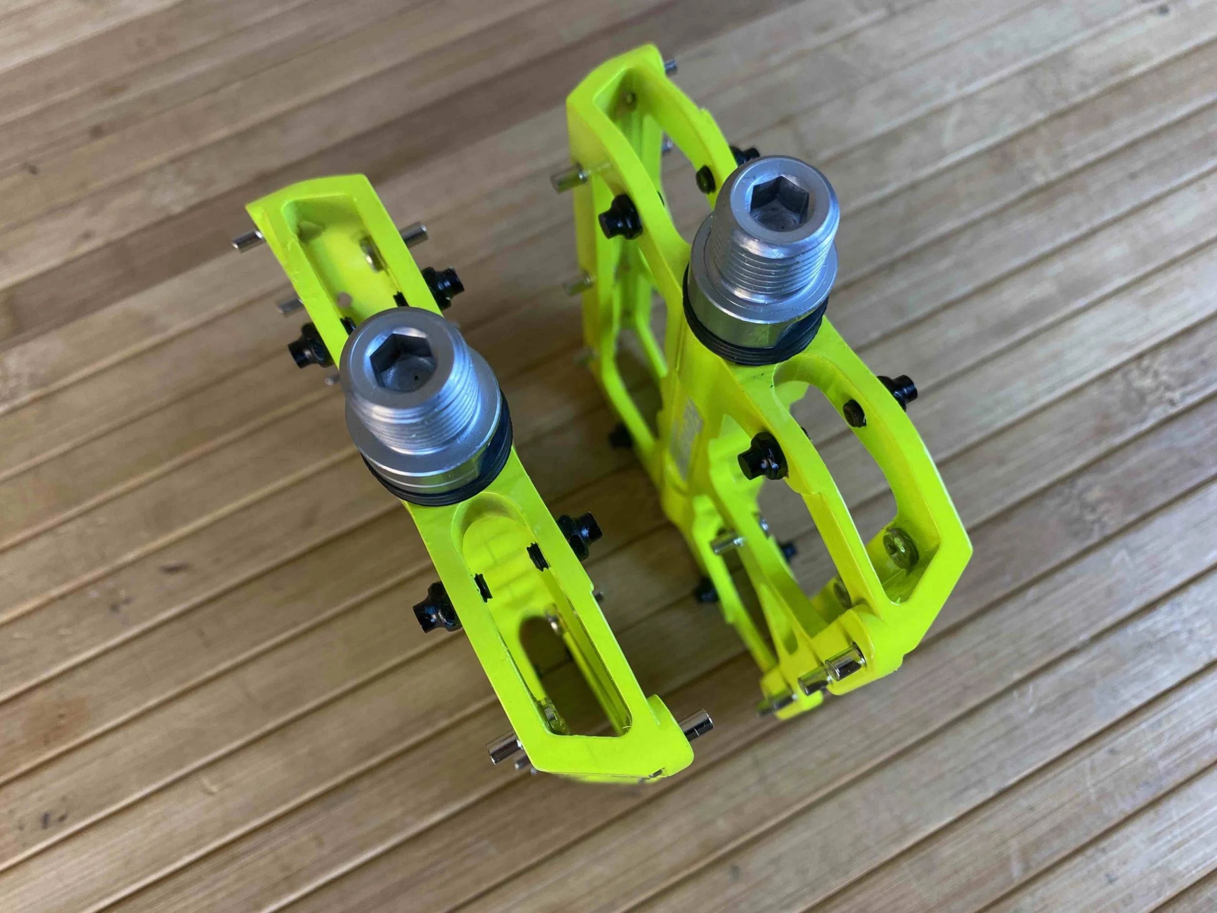 Reverse Components Escape Plattformpedale / Pedale Neongelb 5 Reverse Components Escape Plattformpedale / Pedale Neongelb – Bild 3