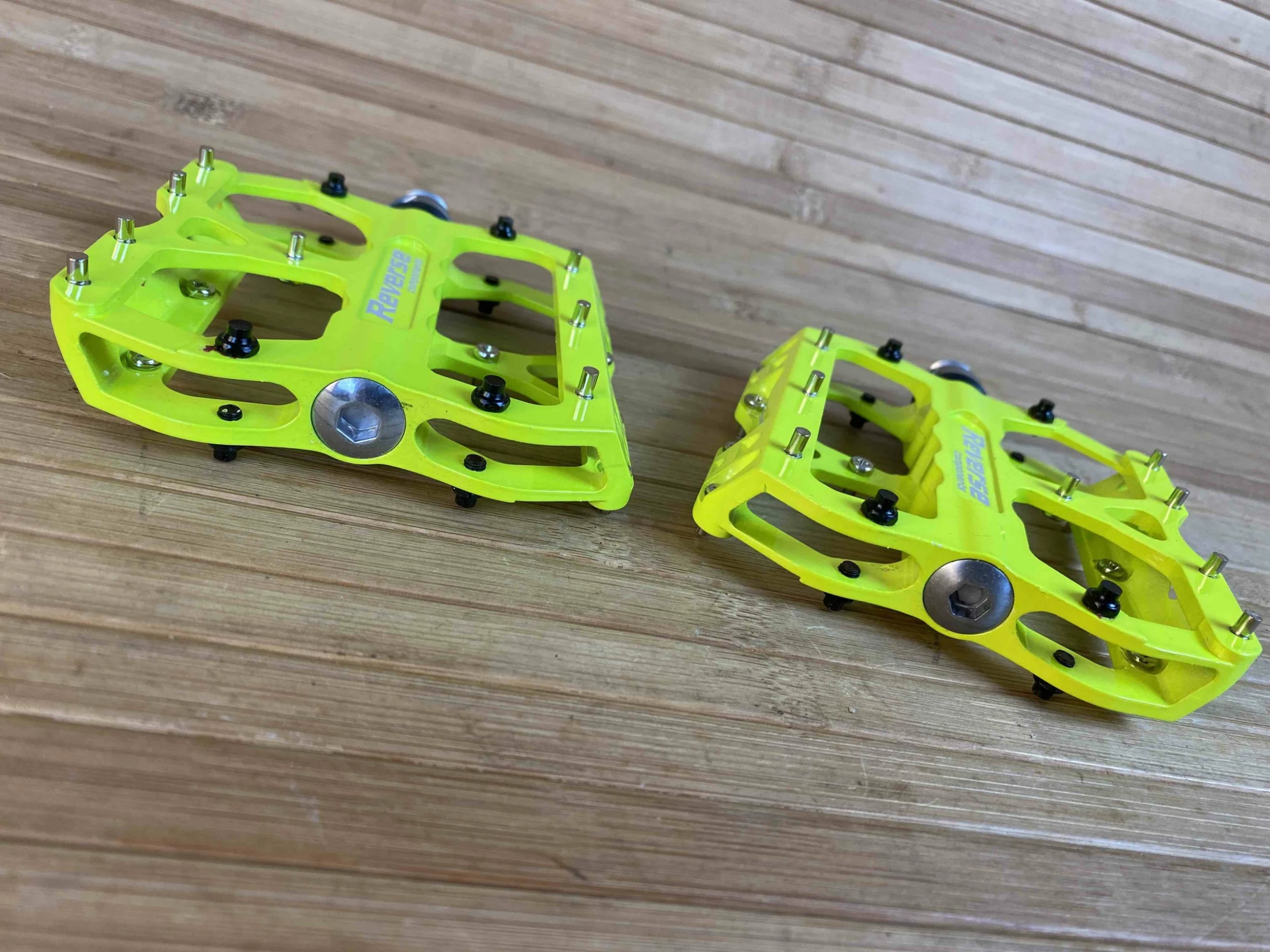 Reverse Components Escape Plattformpedale / Pedale Neongelb 6 Reverse Components Escape Plattformpedale / Pedale Neongelb – Bild 4
