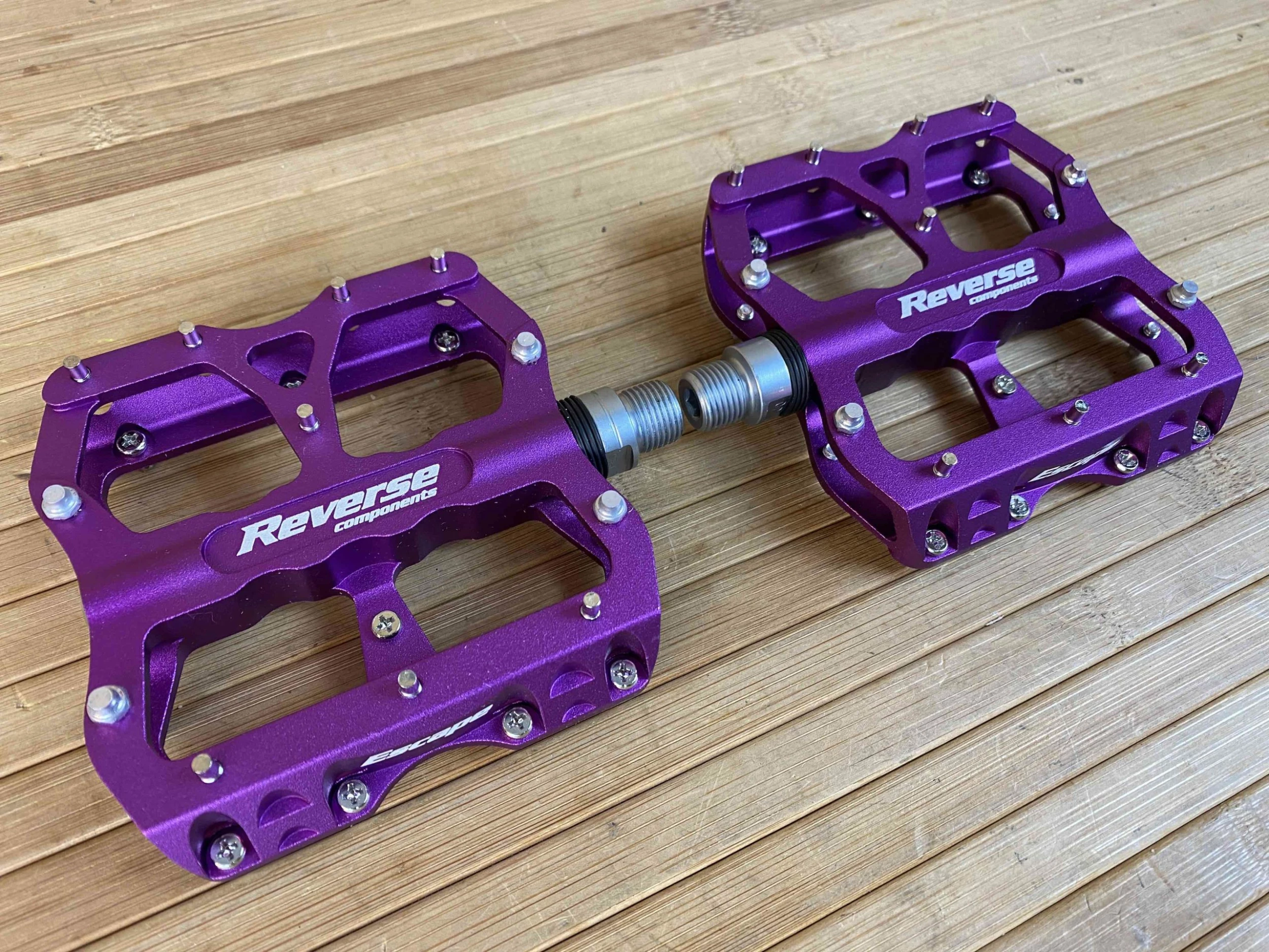 Reverse Components Escape Plattformpedale / Pedale Lila 4 Reverse Components Escape Plattformpedale / Pedale Lila – Bild 2