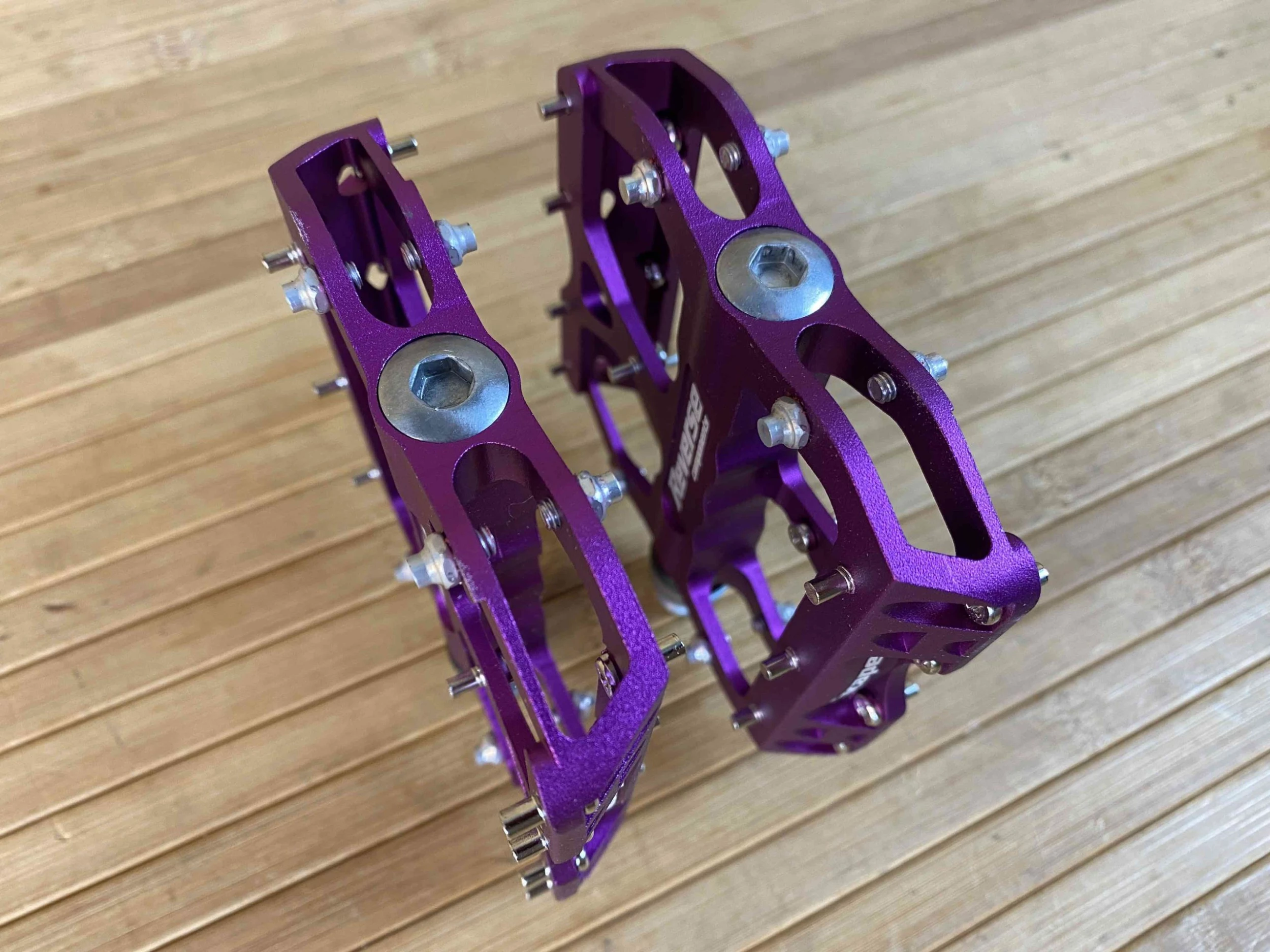 Reverse Components Escape Plattformpedale / Pedale Lila 5 Reverse Components Escape Plattformpedale / Pedale Lila – Bild 3