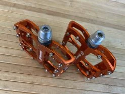 Reverse Components E-Escape Plattformpedale / Pedale Orange -Pedal-Verkäufe IMG 6145