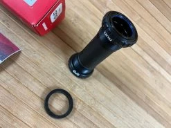 SRAM DUB BSA 83mm Cannondale Innenlager -Pedal-Verkäufe IMG 6423 3db73e90 248a 4d2e 9873 3f8faa091d46