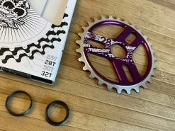 Spank Tweet Tweet BMX Kettenblatt Purple 28T 9 Spank Tweet Tweet BMX Kettenblatt Purple 28T -Pedal-Verkäufe IMG 7213