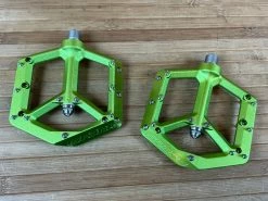 Spank Spike Reboot Pedale / Plattformpedale Green -Pedal-Verkäufe IMG 8953 0c770289 3709 43d8 9d75 7cc24b92a94c