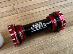 Hope Bottom Bracket Hollowtech II 83mm DH Innenlager Rot -Pedal-Verkäufe IMG 9061