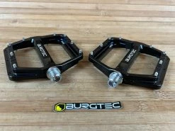 Burgtec MK5 Penthouse Flat Pedals / Pedale Black Steel Axle -Pedal-Verkäufe IMG 9080 989eb9ce 2413 45e8 9714 662ec33c03c3
