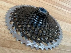 SRAM XO1 Eagle 12-fach Kassette 10-50T XG-1295 Polar / Grey -Pedal-Verkäufe IMG 9239 f74d371b 16a7 4b01 bc0c 8e3e10fca270